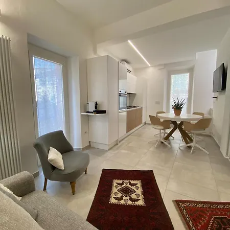 Bed&bikeitalia - - Al Borgo Apartment *